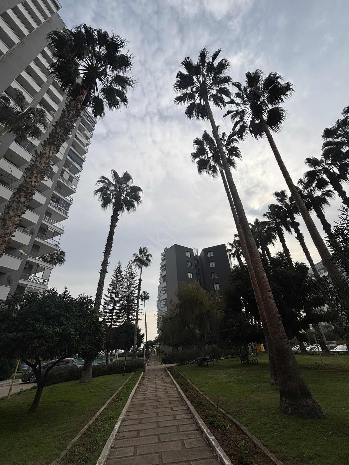 Soli'de Deniz'e Sıfır Eşyalı Kiralık Daire . - Görsel 10