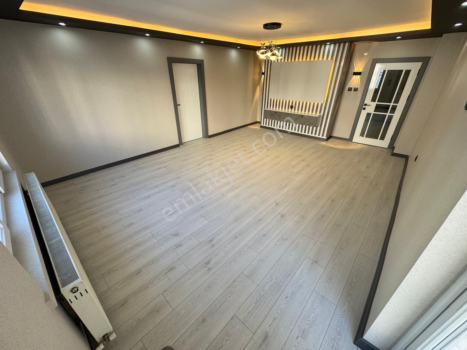 Plevne Mah'de Cadde Üzerinde Ebeveyn Banyolu Sıfır Yapılı Daire! - Görsel 16