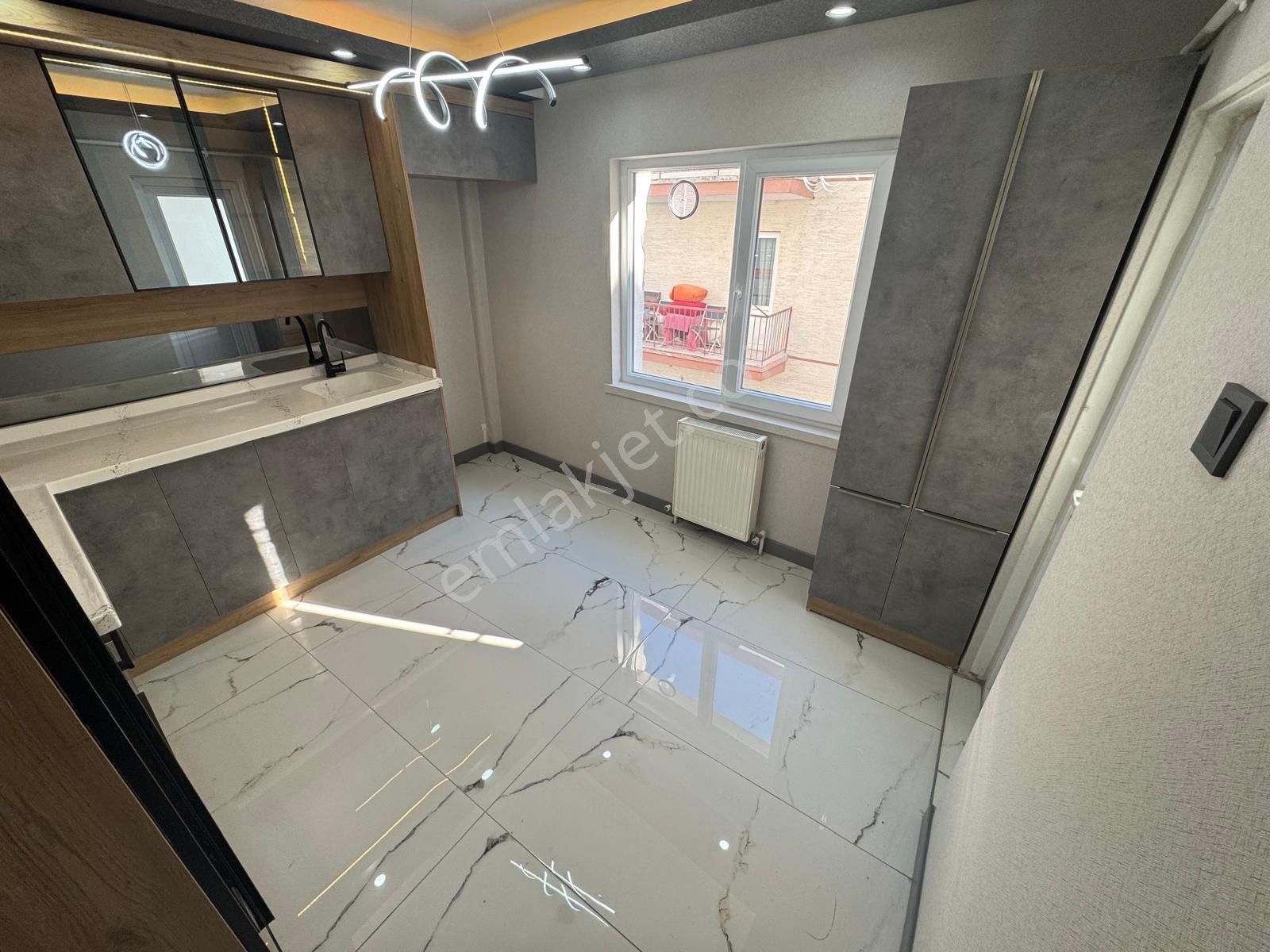 Plevne Mah'de Cadde Üzerinde Ebeveyn Banyolu Sıfır Yapılı Daire! - Görsel 6