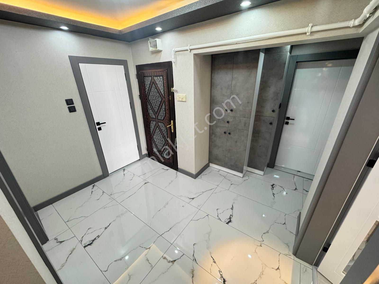 Plevne Mah'de Cadde Üzerinde Ebeveyn Banyolu Sıfır Yapılı Daire! - Görsel 11