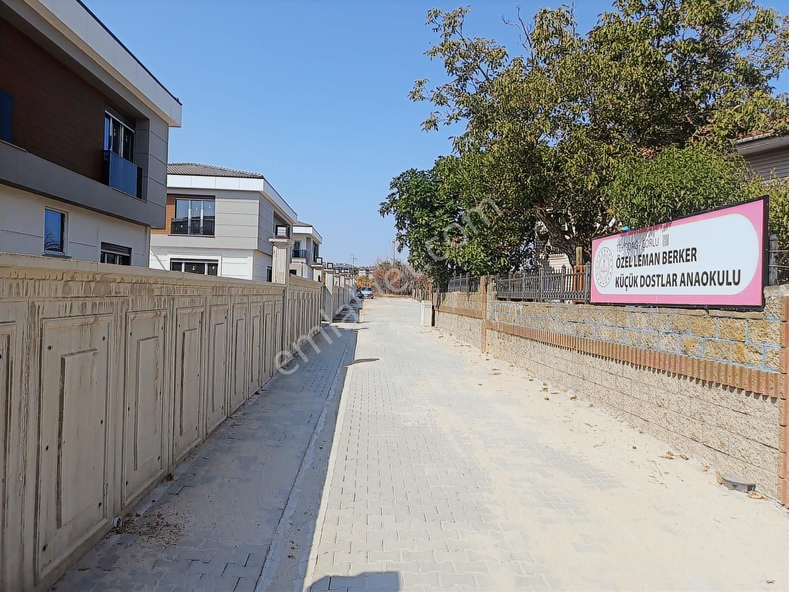 Tekirdağ Çorlu Önerler'de Konumu Mükemmel 1040 Metrekare Satılık Arsa - Görsel 2