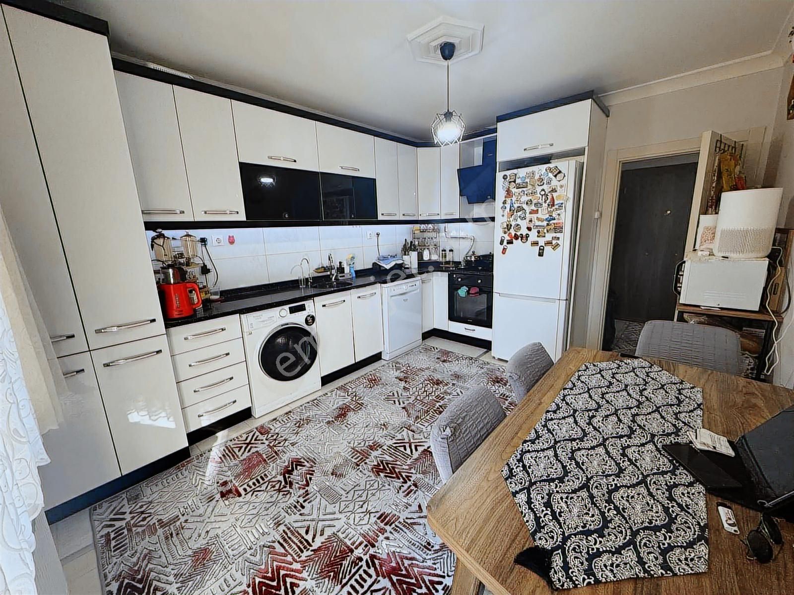 Yeşitepe Mahallesi Sağlık Ocağı Yakını Satılık 3+1 Daire