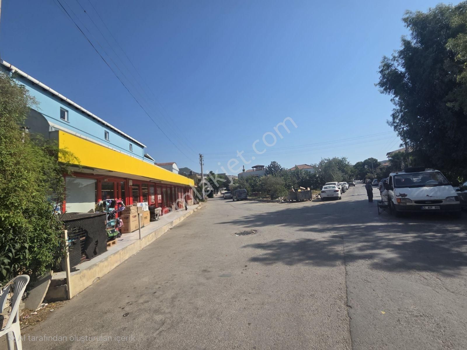 Yenifoça'nın Kalbinde Dükkan Ve Meskenden Oluşan Satılık Bina - Görsel 7