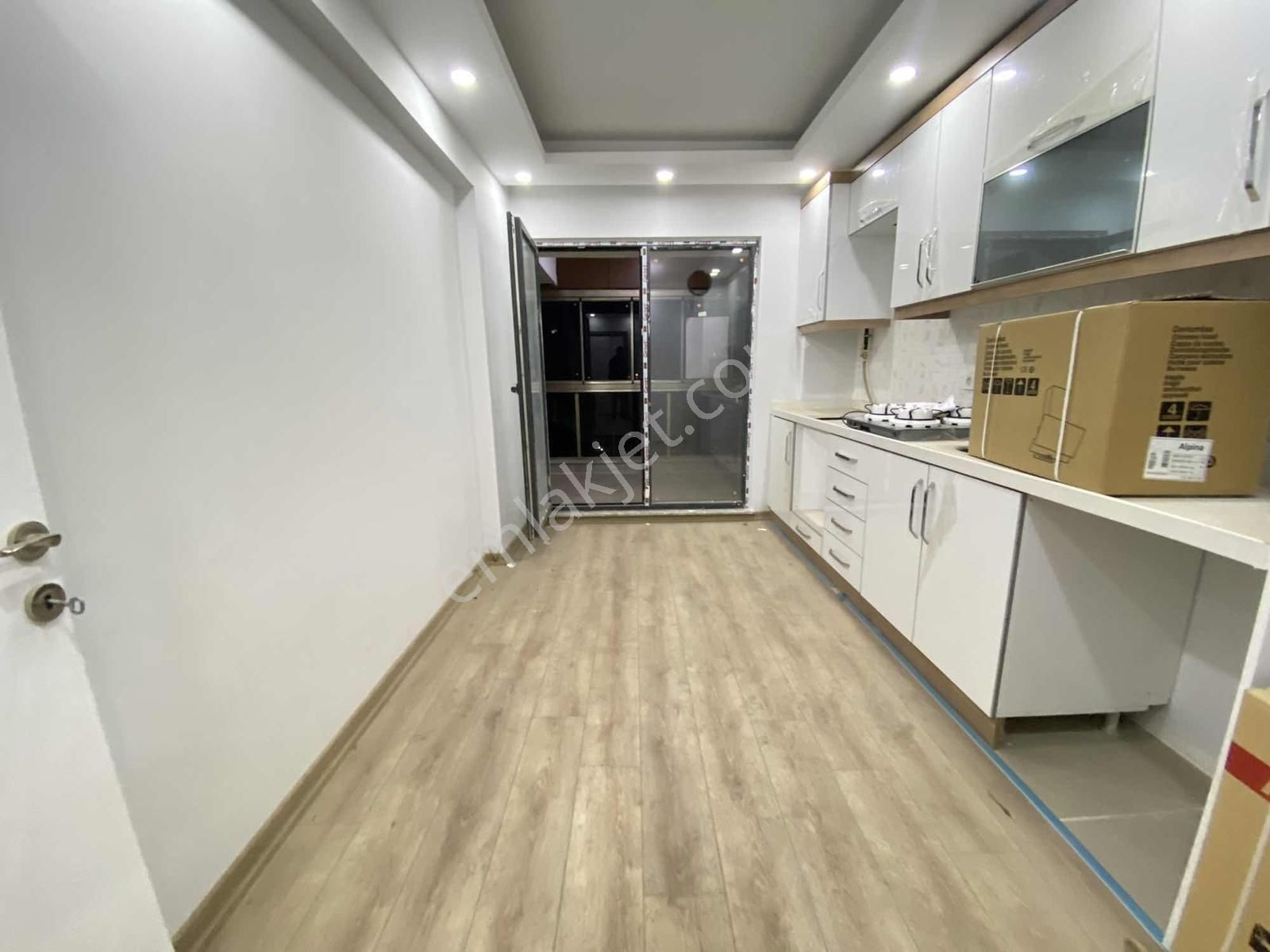 Tuğradan Tekirdağ Yolunda 3+1 145 M2 Satılık Lüx Daire - Görsel 8