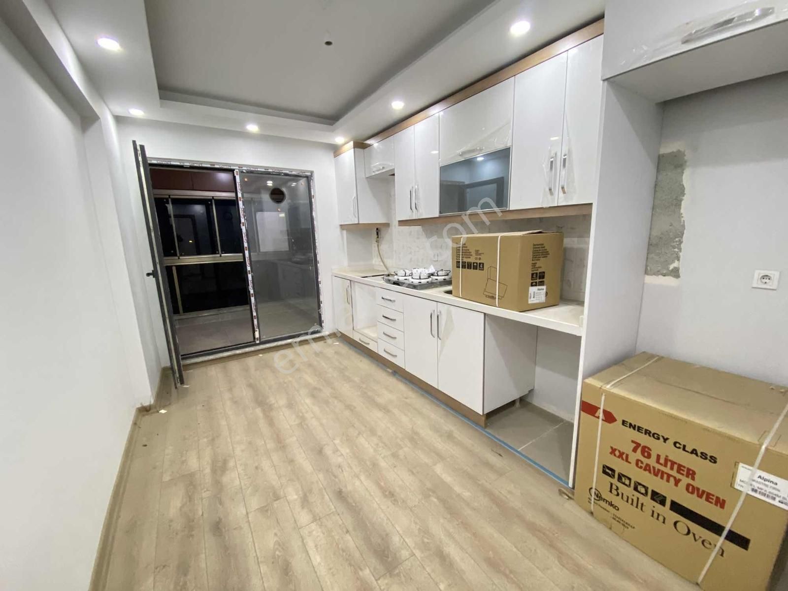 Tuğradan Tekirdağ Yolunda 3+1 145 M2 Satılık Lüx Daire