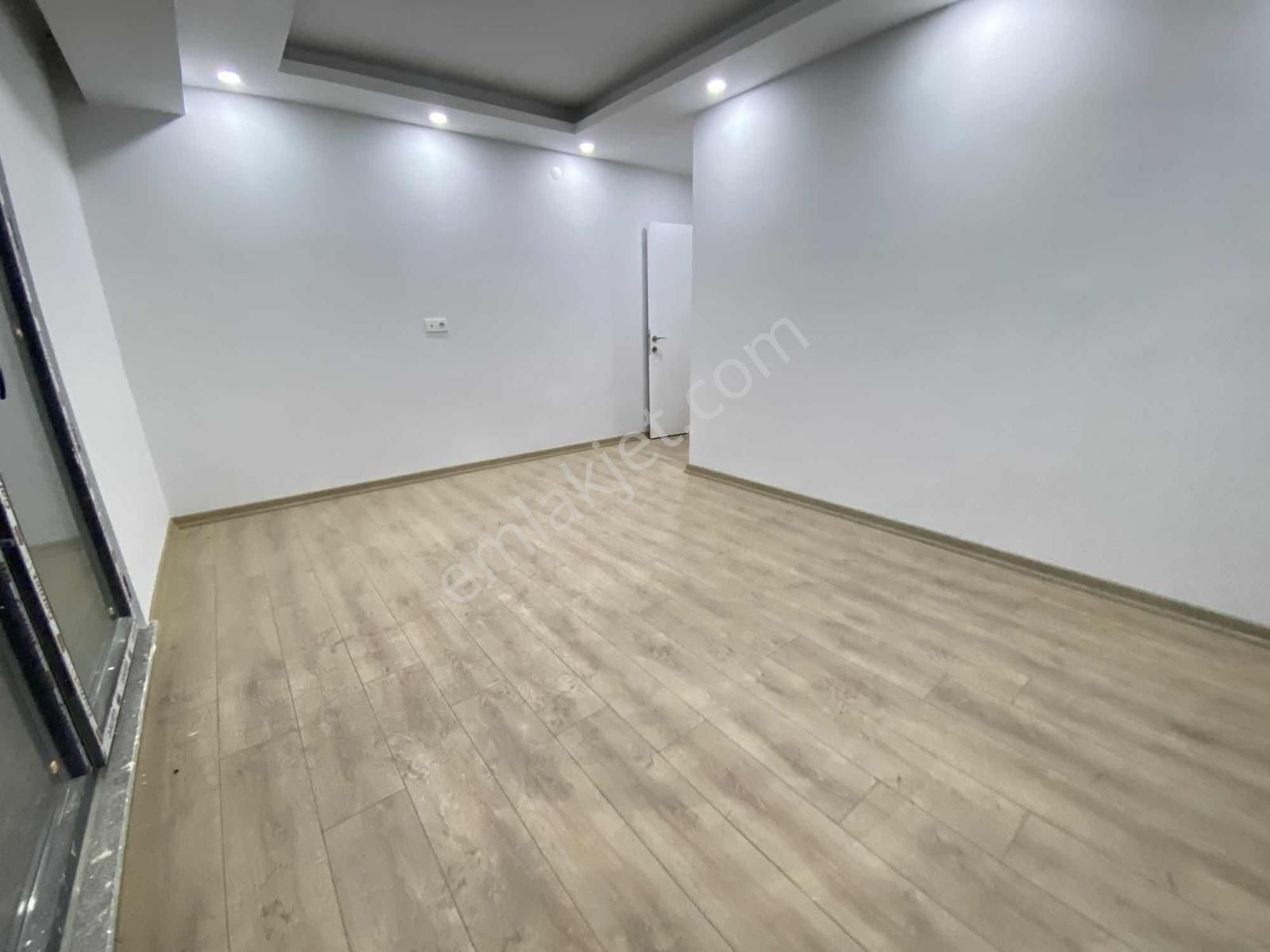 Tuğradan Tekirdağ Yolunda 3+1 145 M2 Satılık Lüx Daire - Görsel 15