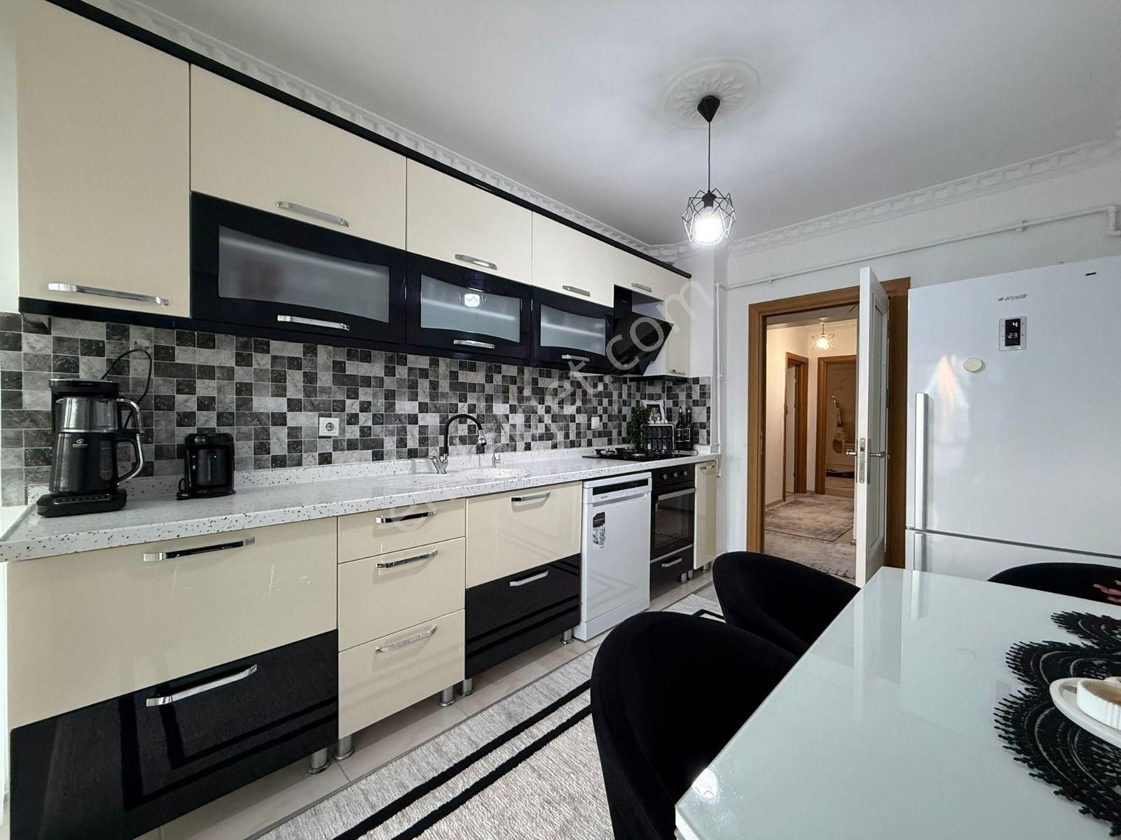 Özdemir Emlak,tan Muhteşem Manzaralı Teras Balkonlu Full+full Yapılı 3+1 Daire