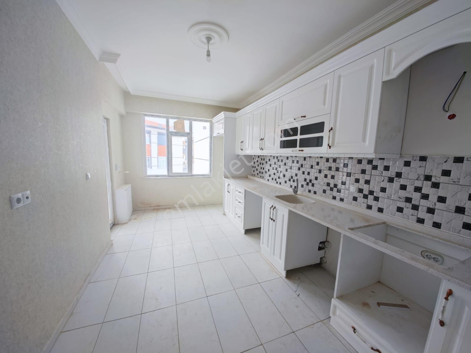 Parsana Mahallesi Site İçi Ara Kat 3+1 Daire - Görsel 3