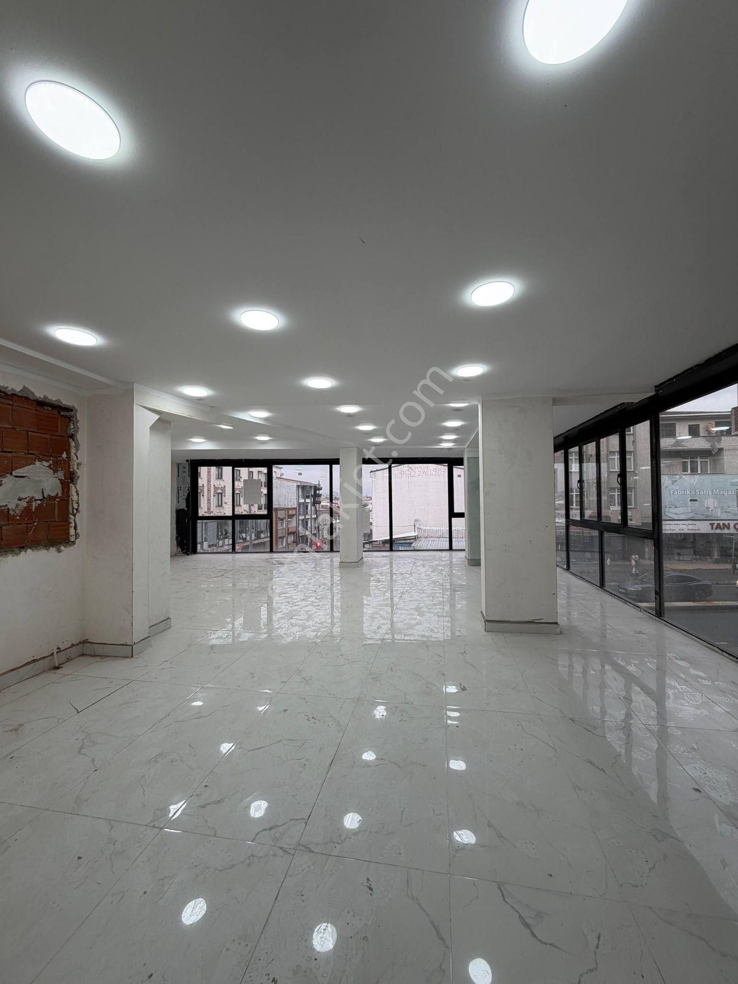 Esenyurt Sultaniye Mahallesi 100 M² Kiralık Sıfır Boş Dükkan İşlek Cadde Üzeri Meydana 5 Dk. Yürüme - Görsel 3