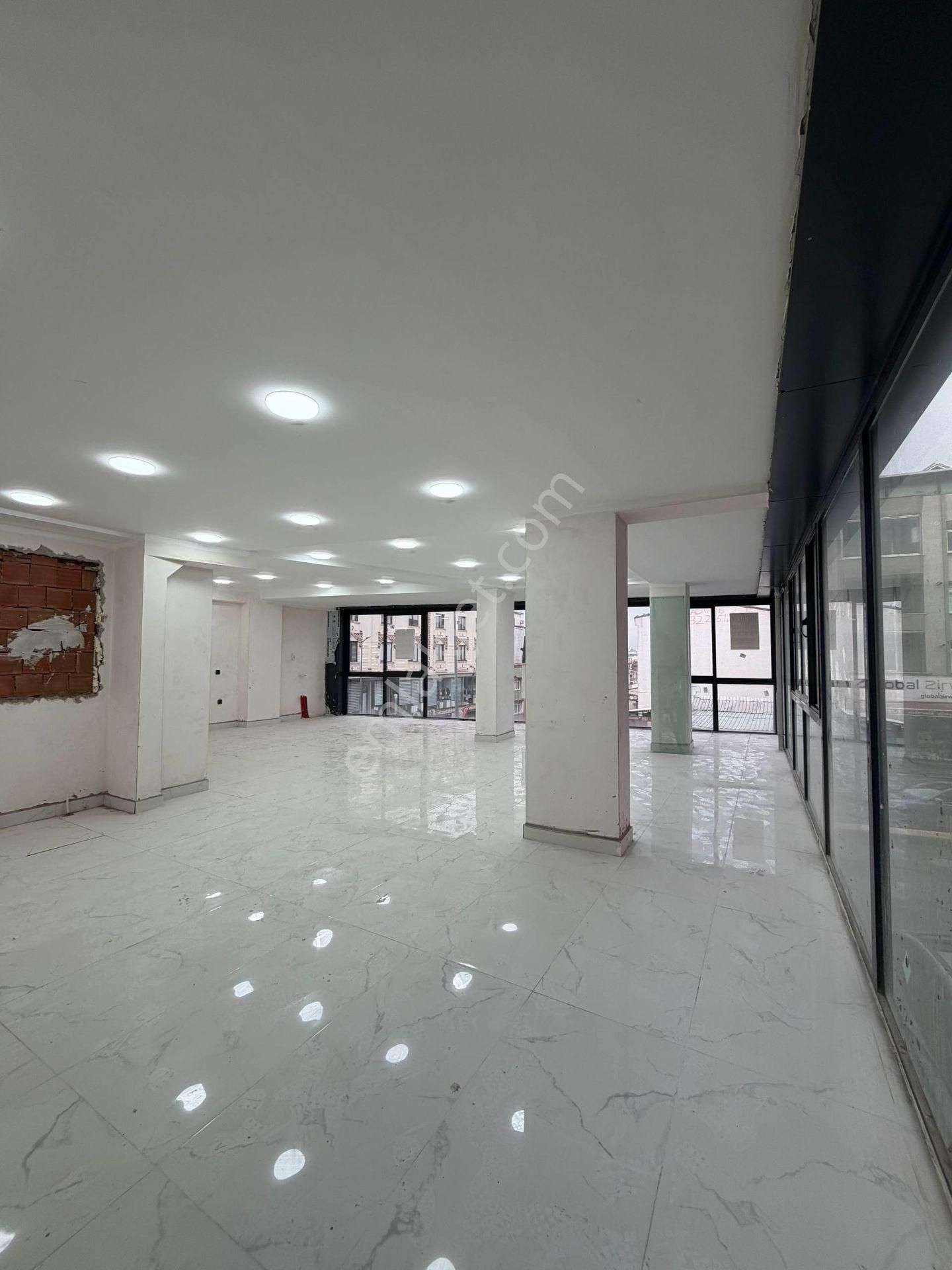 Esenyurt Sultaniye Mahallesi 100 M² Kiralık Sıfır Boş Dükkan İşlek Cadde Üzeri Meydana 5 Dk. Yürüme - Görsel 6