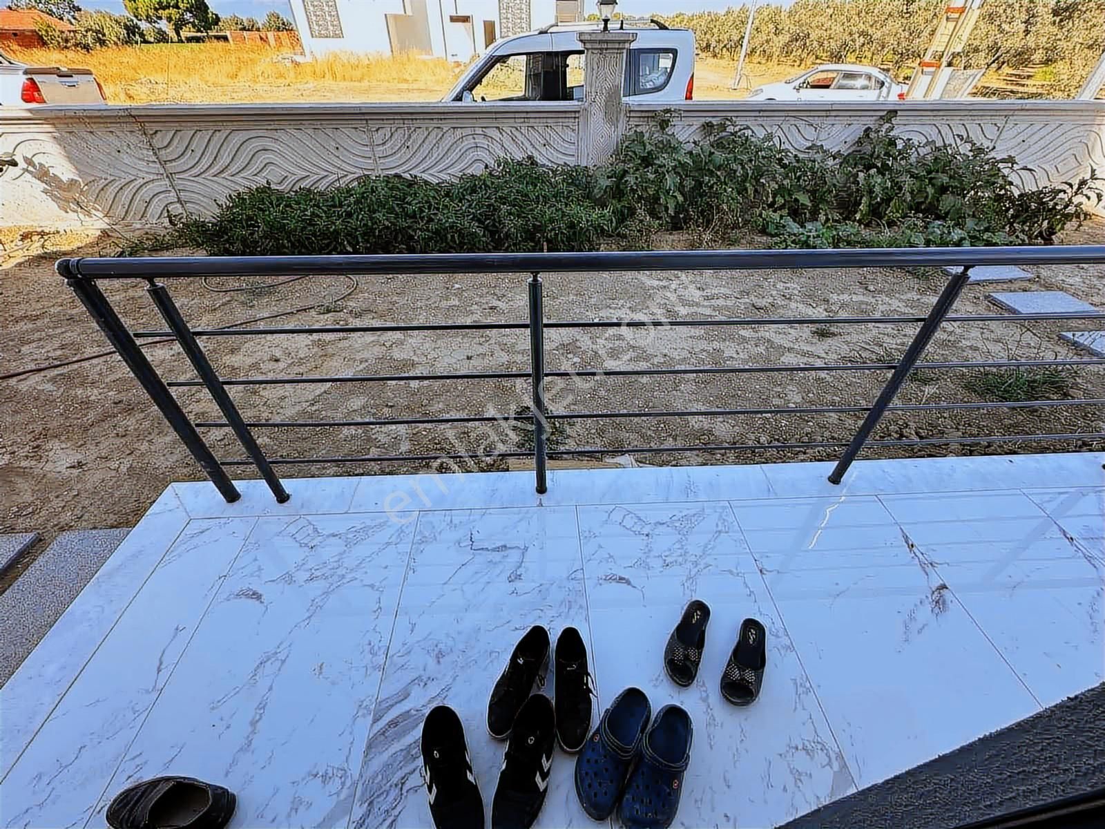 Denize Yakın Satılık 3+1 İskanı Alınmış Köşe Parsel Villa - Görsel 15