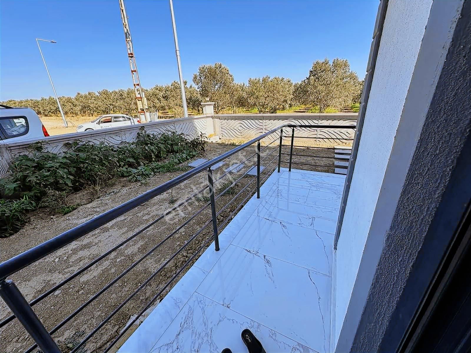 Denize Yakın Satılık 3+1 İskanı Alınmış Köşe Parsel Villa - Görsel 10