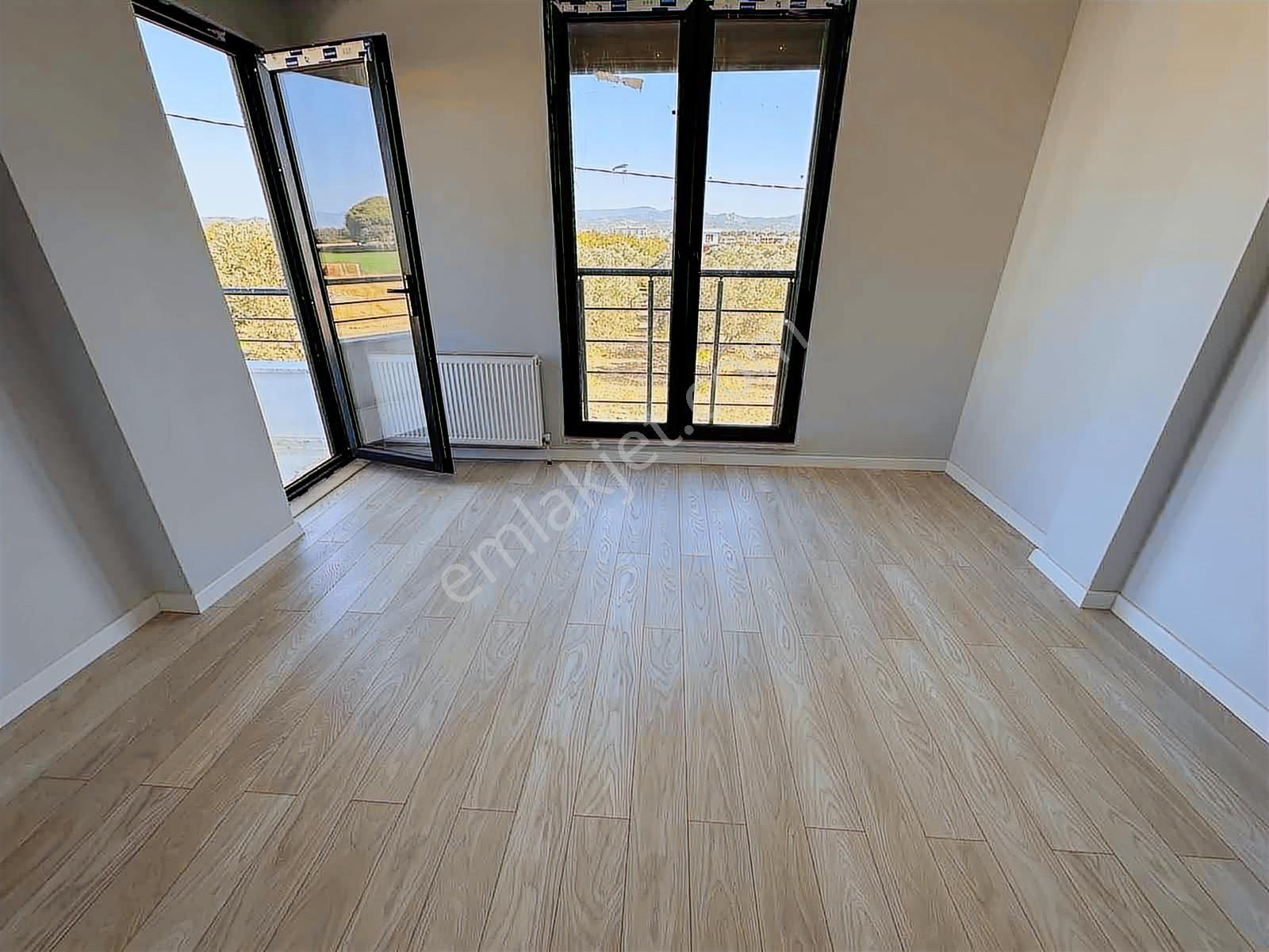 Denize Yakın Satılık 3+1 İskanı Alınmış Köşe Parsel Villa - Görsel 31