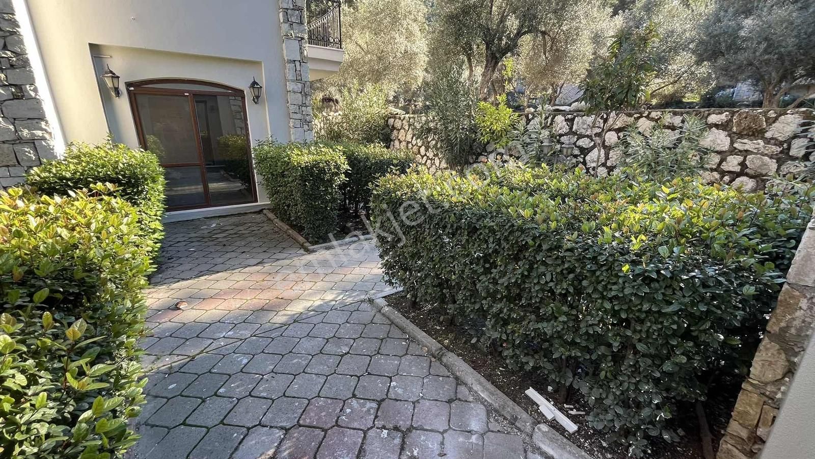 Turunç Dereözünde Standartları Dışında Lüks İkiz Havuzlu Villa - Görsel 28