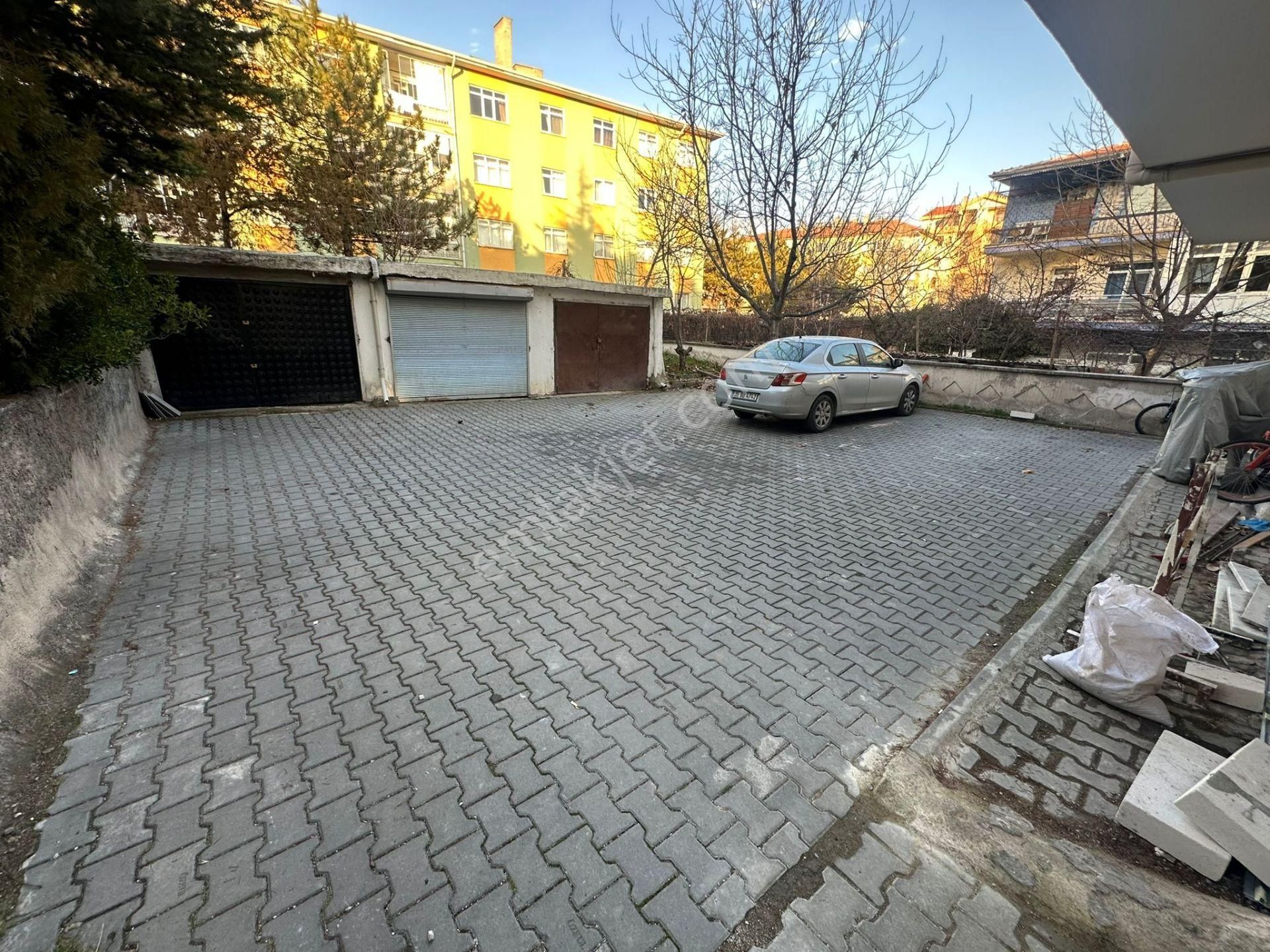 Çiçekli Okulu Yanı 3+1 Y.giriş, Isı Yalıtımlı Bina, Otoparklı - Görsel 20