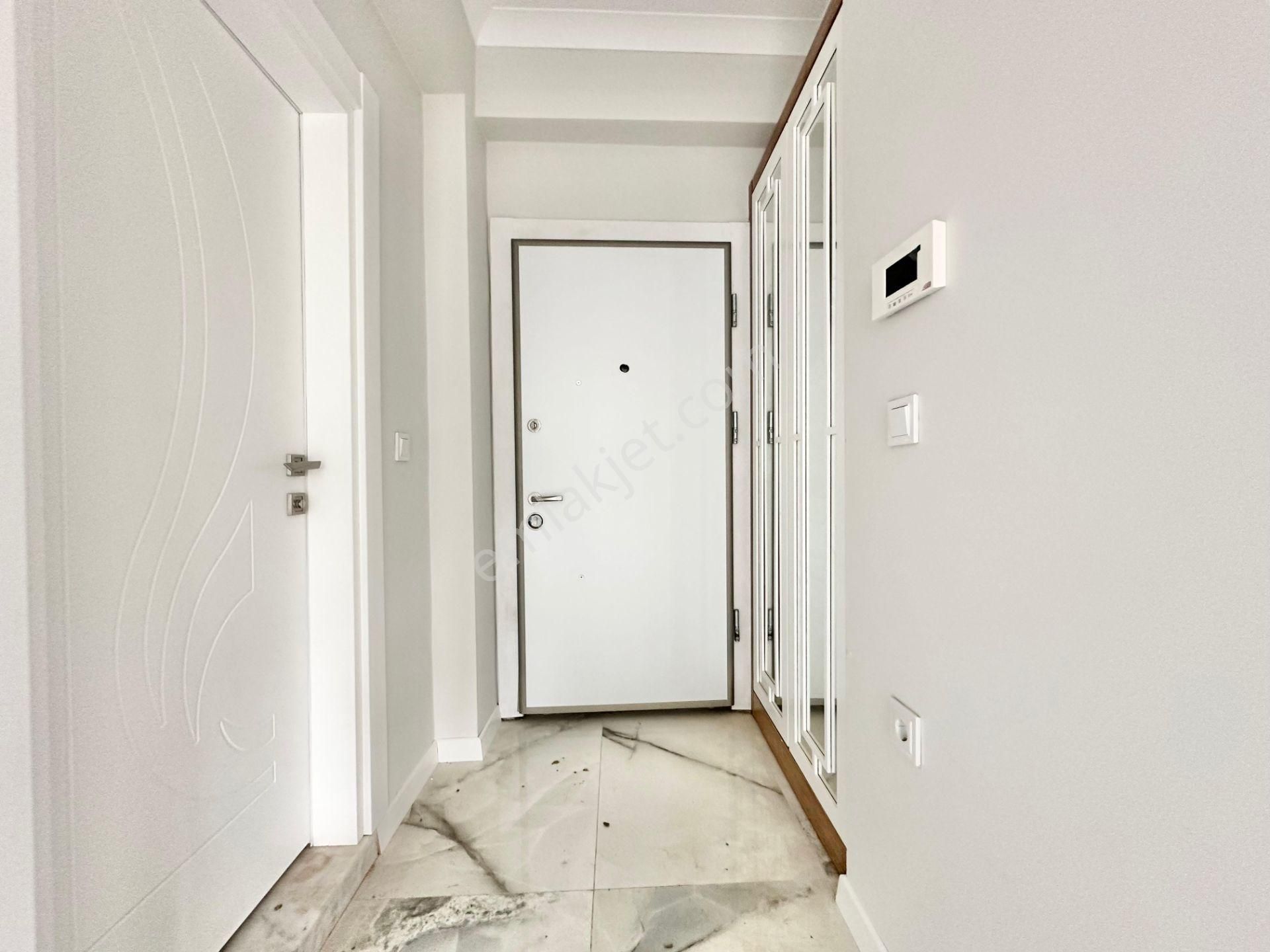 ꧁ay Emlaktan꧂küçükkuyu Mıhlı'da Lüks Butik Sitede Denize 300 M Bahçe Kullanımlı Satılık 2+1 Daire - Görsel 23