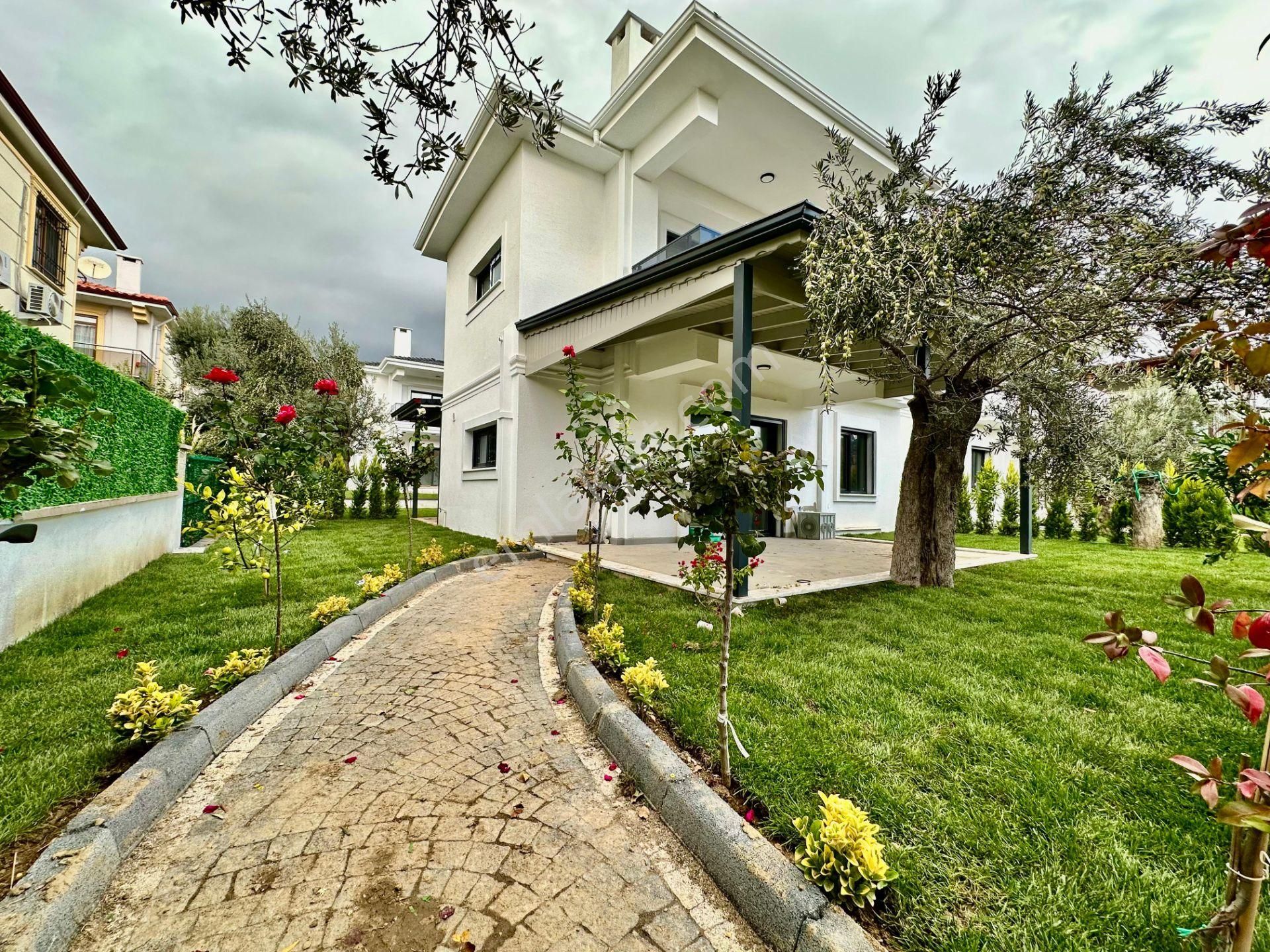 ꧁ay Emlaktan꧂küçükkuyu Mıhlı'da Lüks Butik Sitede Denize 300 M Bahçe Kullanımlı Satılık 2+1 Daire - Görsel 34