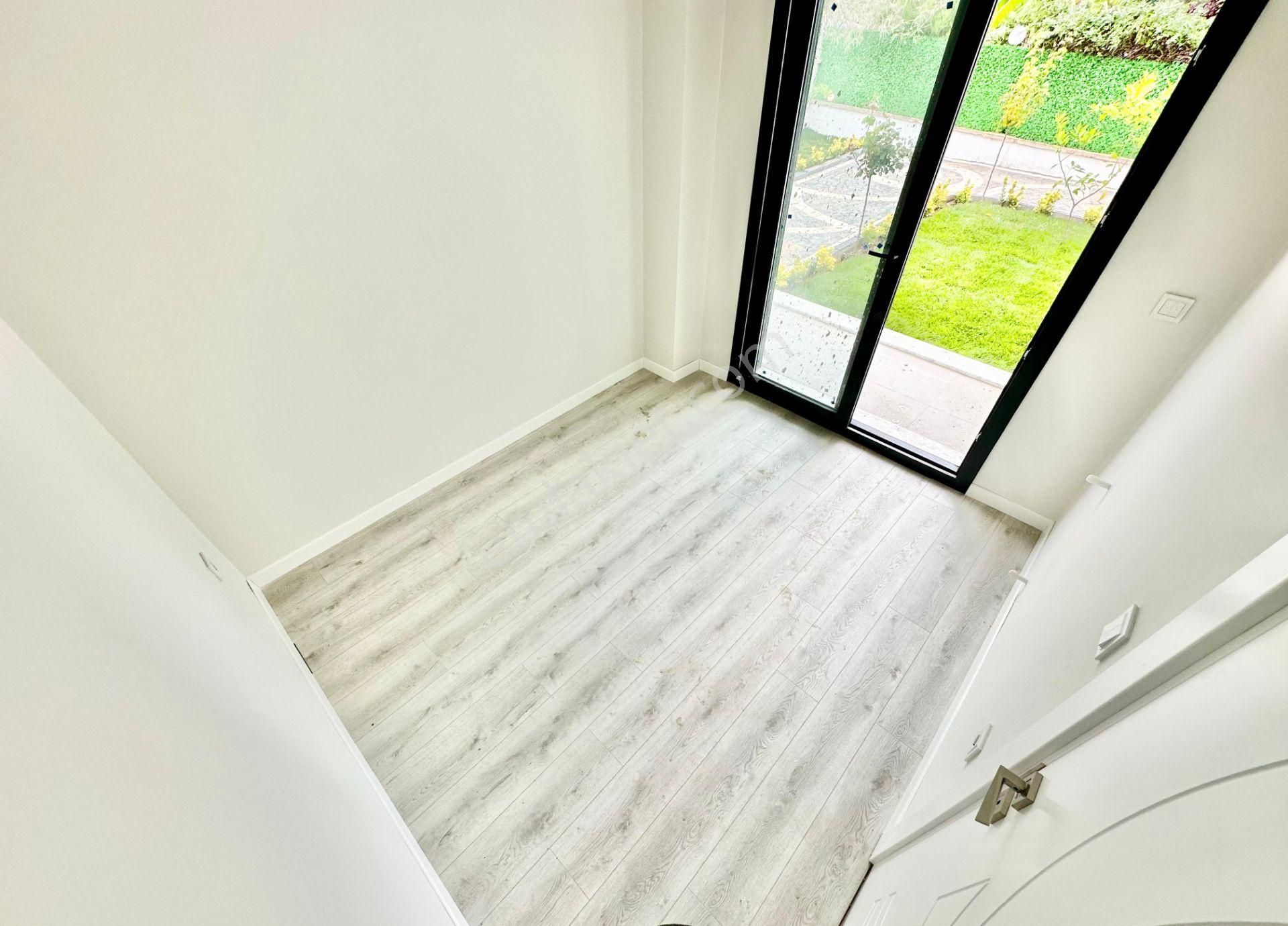 ꧁ay Emlaktan꧂küçükkuyu Mıhlı'da Lüks Butik Sitede Denize 300 M Bahçe Kullanımlı Satılık 2+1 Daire - Görsel 22