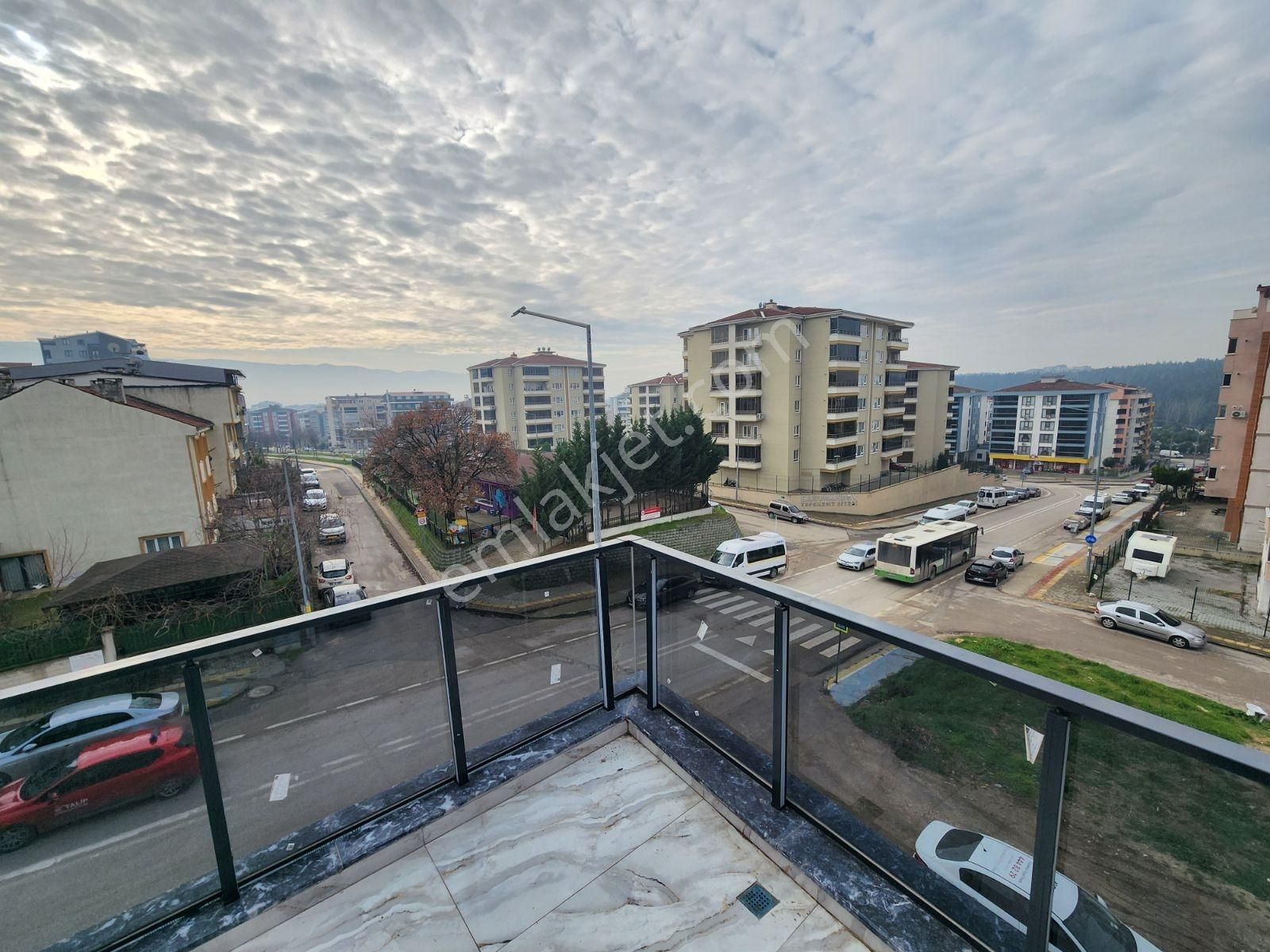 Kayalardan Manzaralı Caddeüstü Lüks Ferah 175m2 Dubleks - Görsel 7