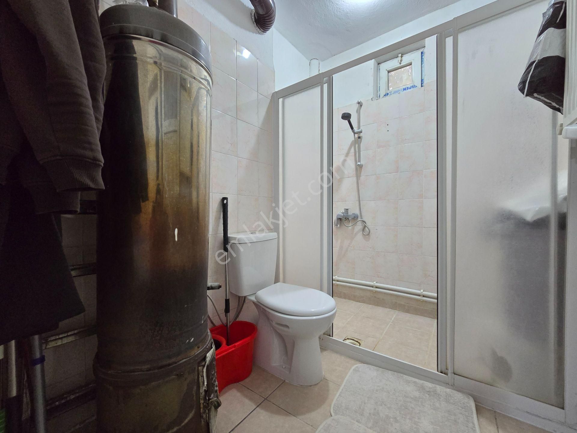 Alemdar Caddesine Cephe Merkezi Lokasyonda Bakımlı 3+1 Daire - Görsel 8