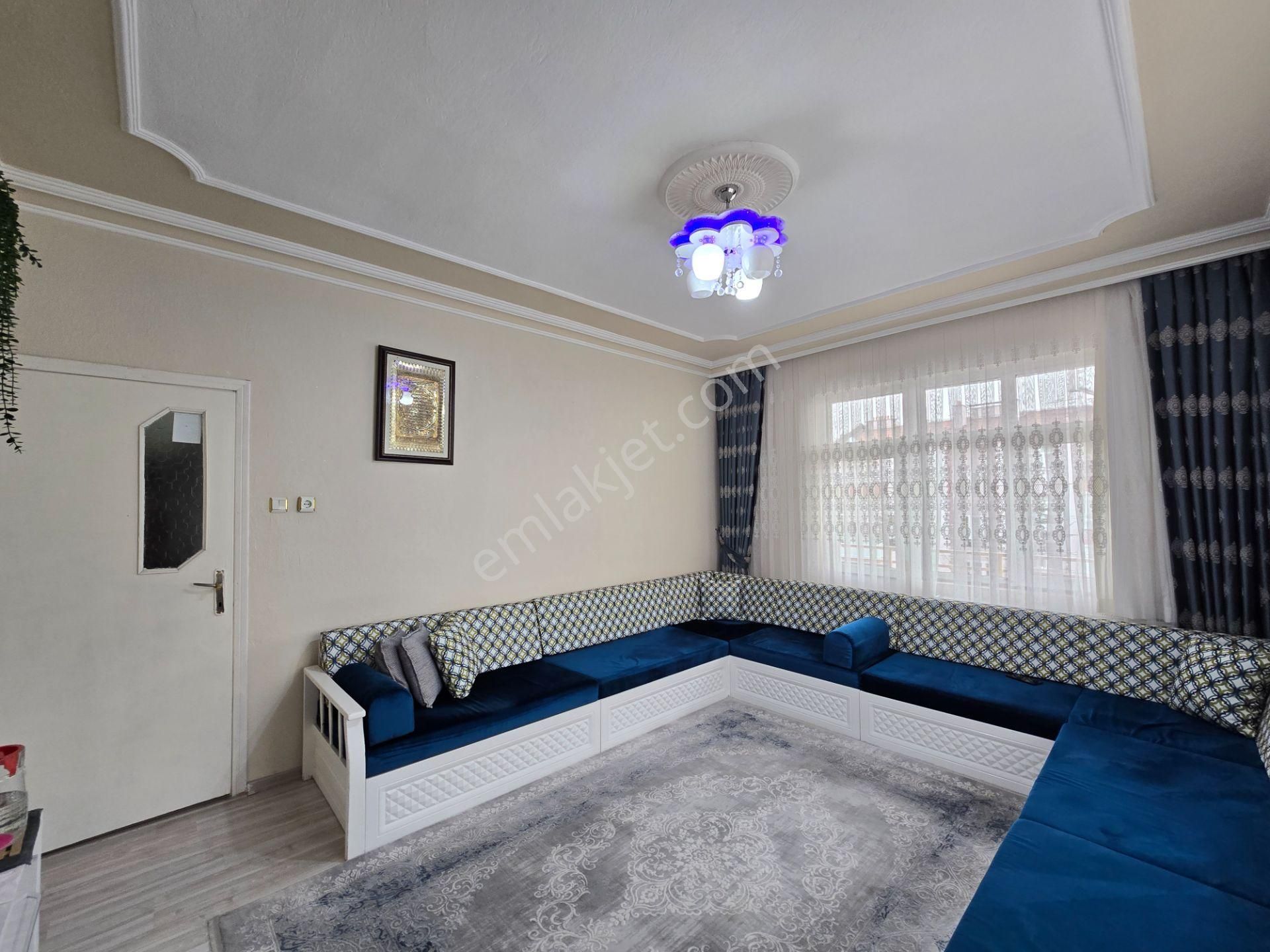 Alemdar Caddesine Cephe Merkezi Lokasyonda Bakımlı 3+1 Daire - Görsel 23