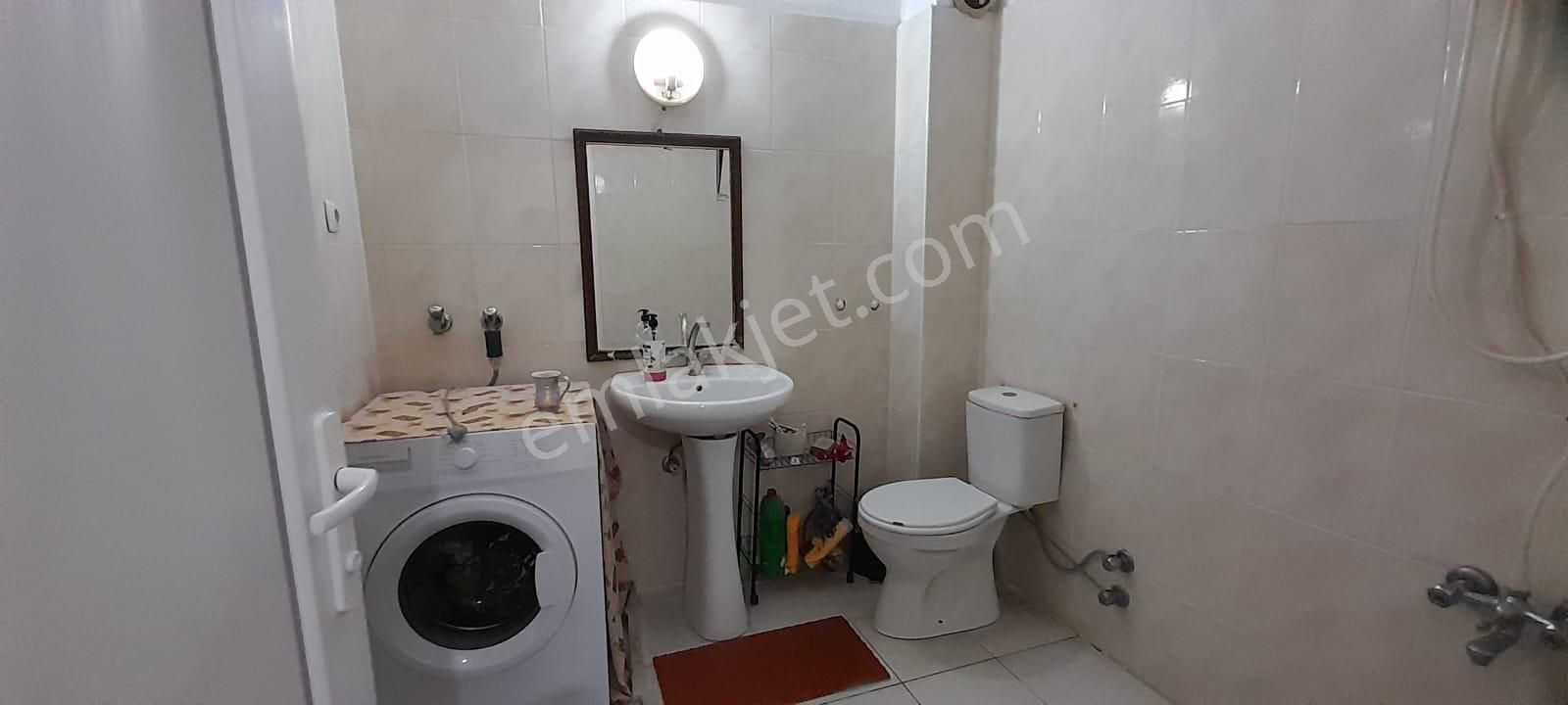 Cumhuriyet Mahallesinde Satılık 3 Katlı Mustakil Ev - Görsel 8