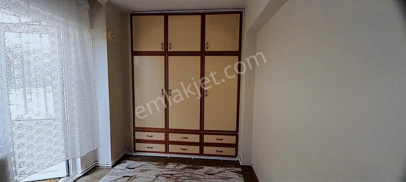 Cumhuriyet Mahallesinde Satılık 3 Katlı Mustakil Ev - Görsel 25