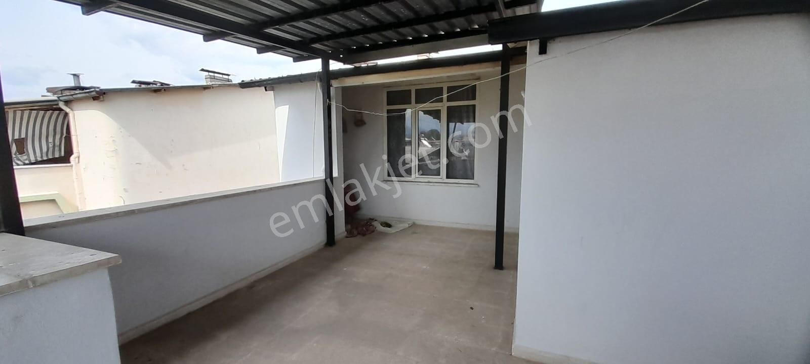 Cumhuriyet Mahallesinde Satılık 3 Katlı Mustakil Ev - Görsel 20