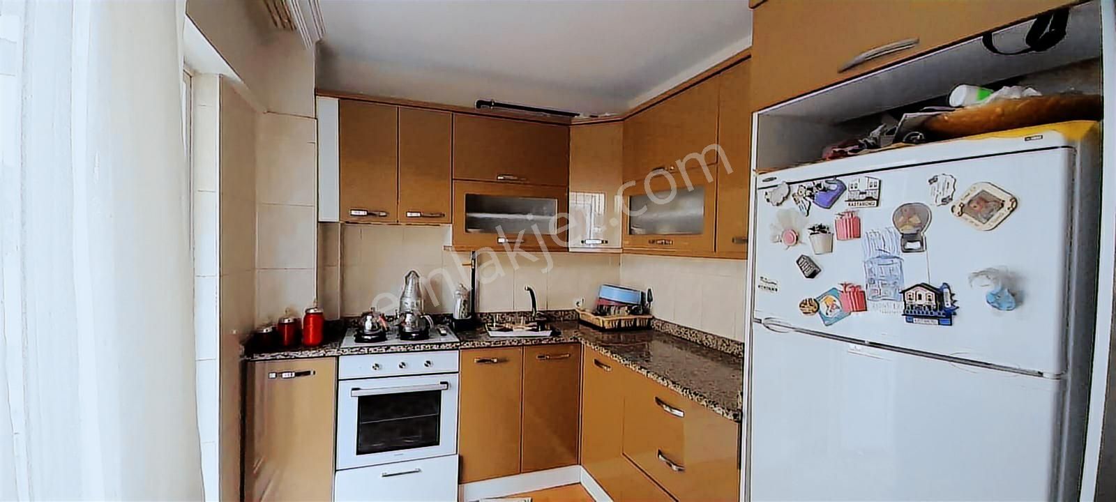 Cumhuriyet Mahallesinde Satılık 3 Katlı Mustakil Ev - Görsel 16