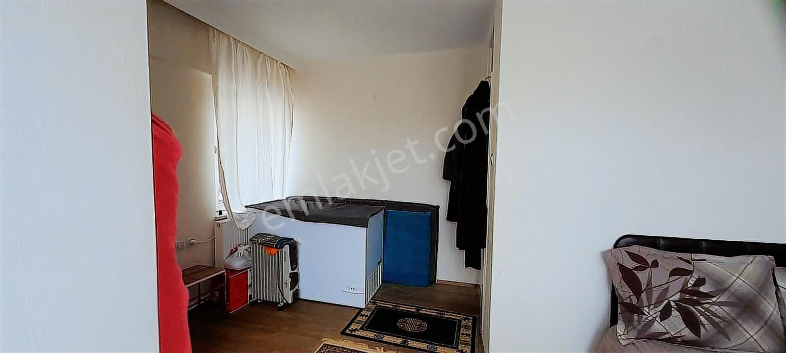 Cumhuriyet Mahallesinde Satılık 3 Katlı Mustakil Ev - Görsel 12