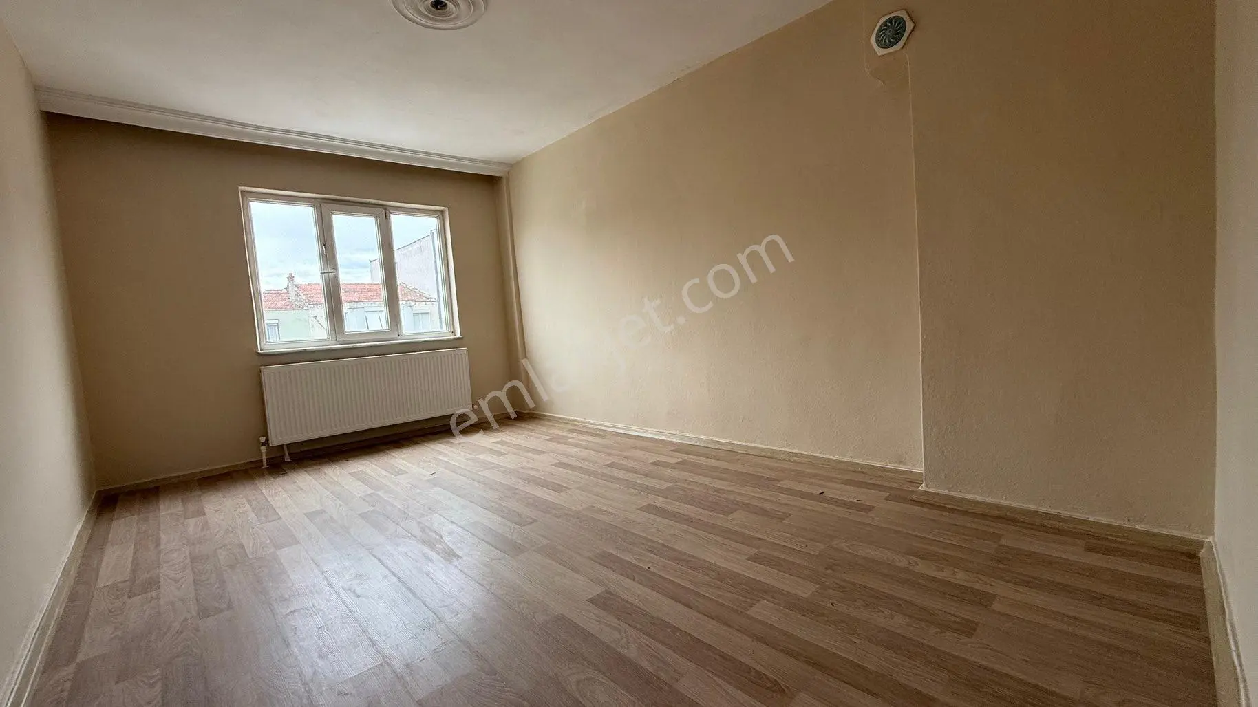 Ege Mah 3+1 Doğalgazlı Cadde Üzeri 130m2 Geniş Kiralık Daire - Görsel 3