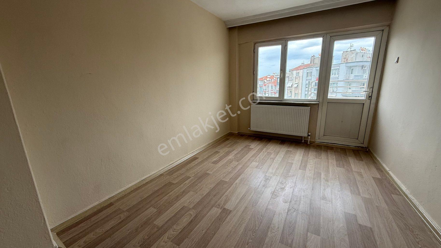 Ege Mah 3+1 Doğalgazlı Cadde Üzeri 130m2 Geniş Kiralık Daire - Görsel 15
