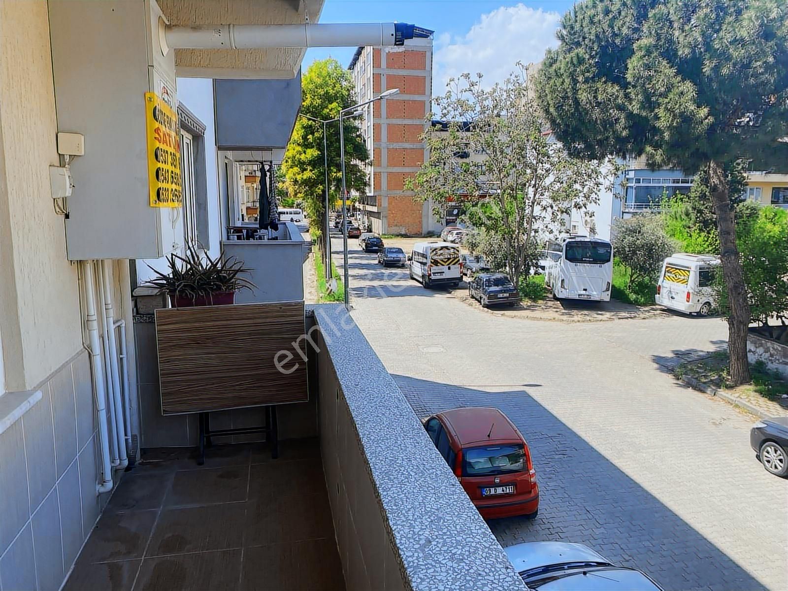 Şirin Evlerde Satılık Doğalgazlı 3+1 Daire ( İçi Yeni ) - Görsel 2