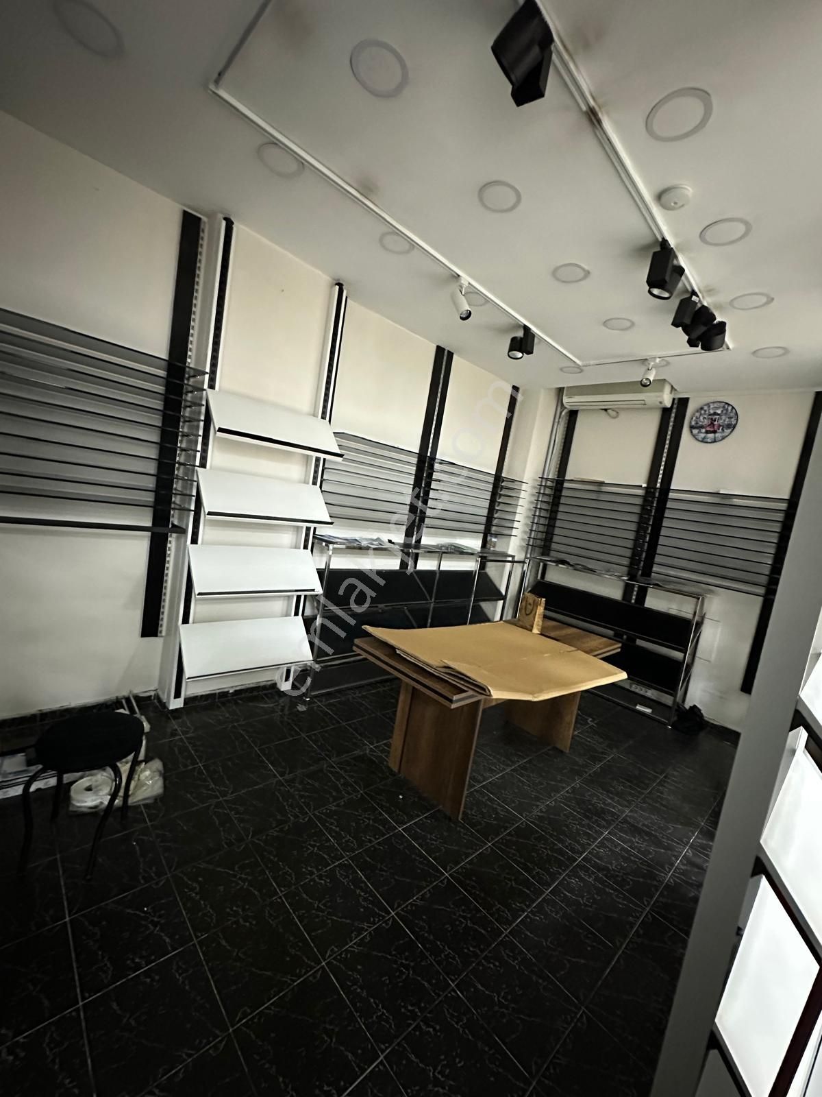 Şişli Osmanbey Merkezde Köşe Kiralık Dükkan - Görsel 2