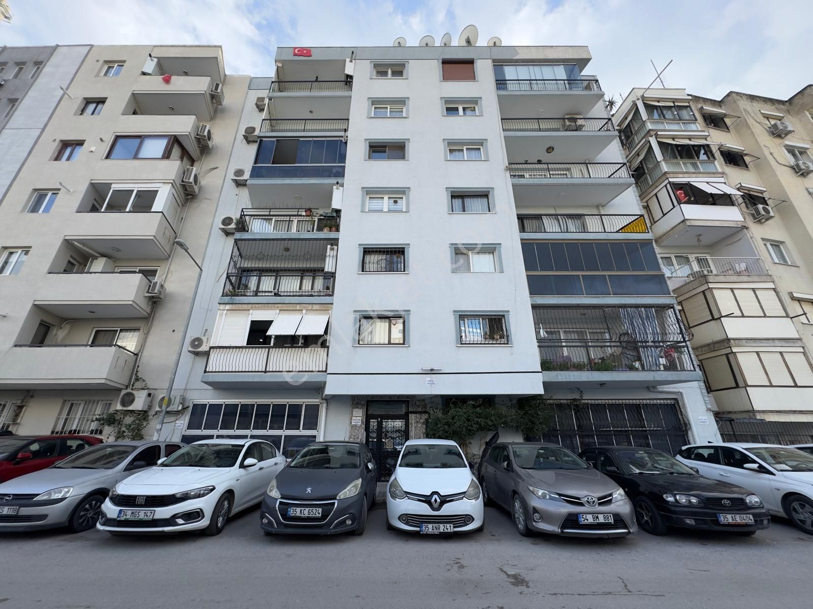 Tersane Mh İzban Yakını | Kıralık 3+1 Daıre