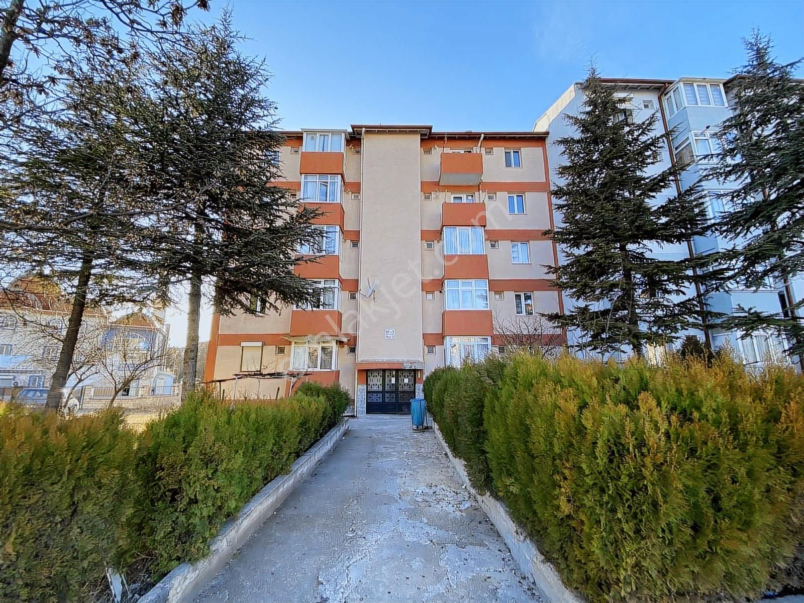 Çankaya Mahallesinde Önü Açık Park Manzaralı Kiralık 2+1 Daire