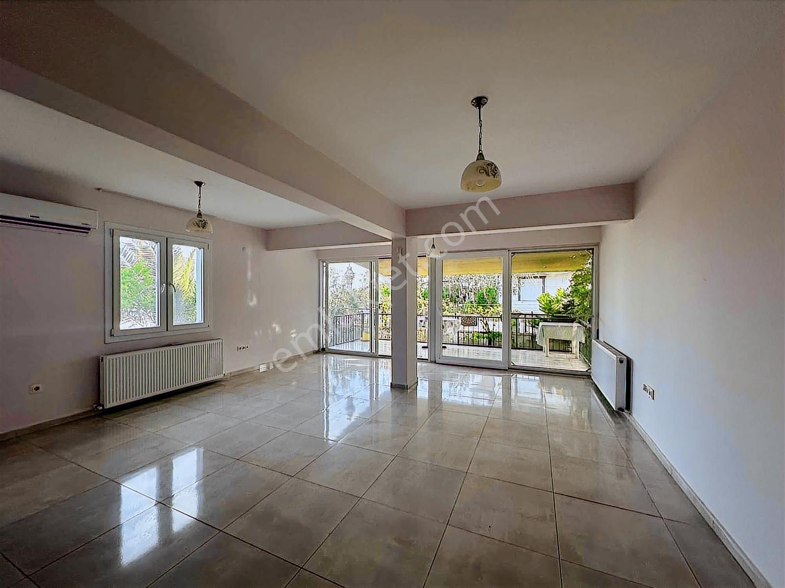 Ayvalık Sarımsaklı'da Önü Açık Bahçeli 3+1 Kiralık Villa - Görsel 17