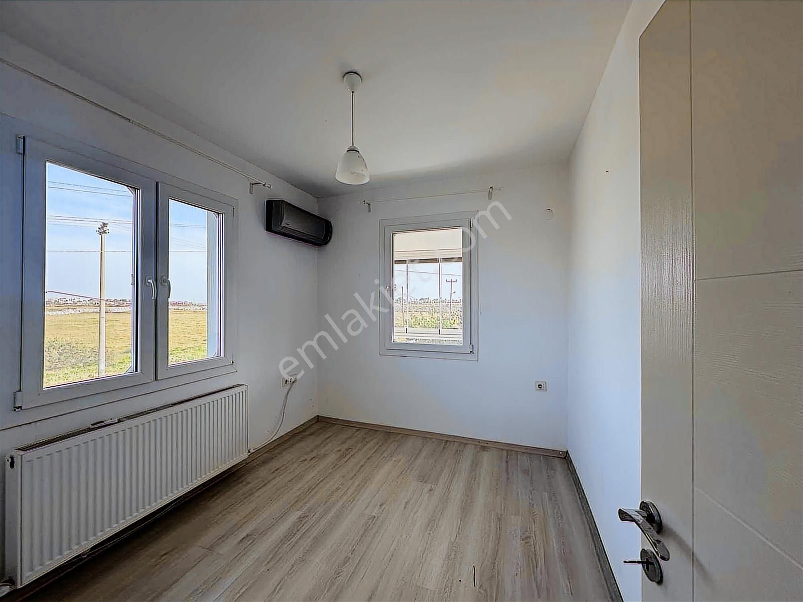 Ayvalık Sarımsaklı'da Önü Açık Bahçeli 3+1 Kiralık Villa - Görsel 4