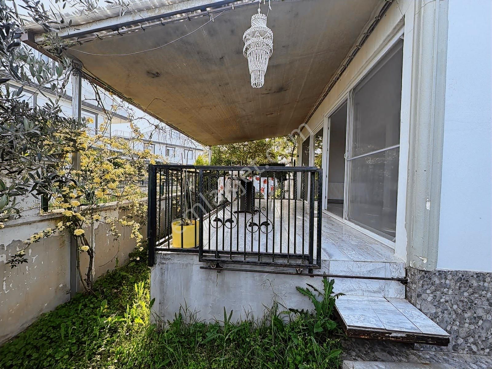 Ayvalık Sarımsaklı'da Önü Açık Bahçeli 3+1 Kiralık Villa - Görsel 25