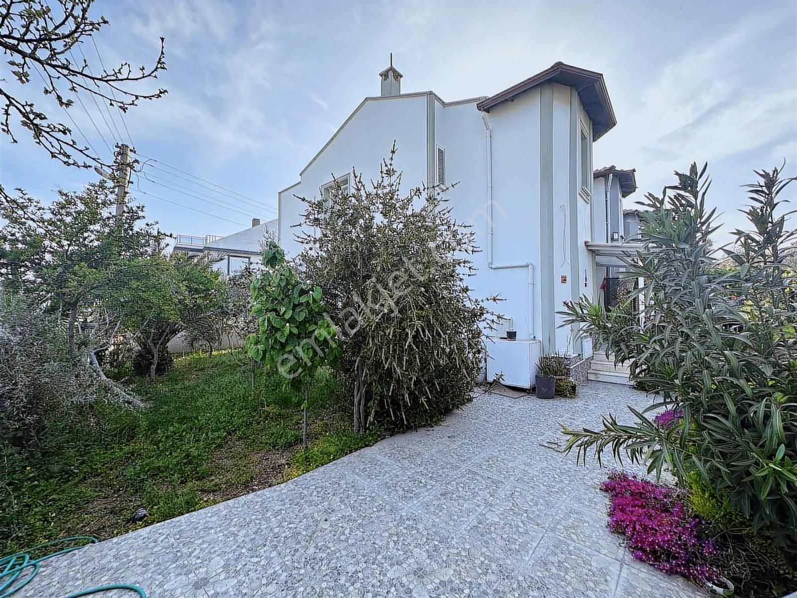 Ayvalık Sarımsaklı'da Önü Açık Bahçeli 3+1 Kiralık Villa - Görsel 11