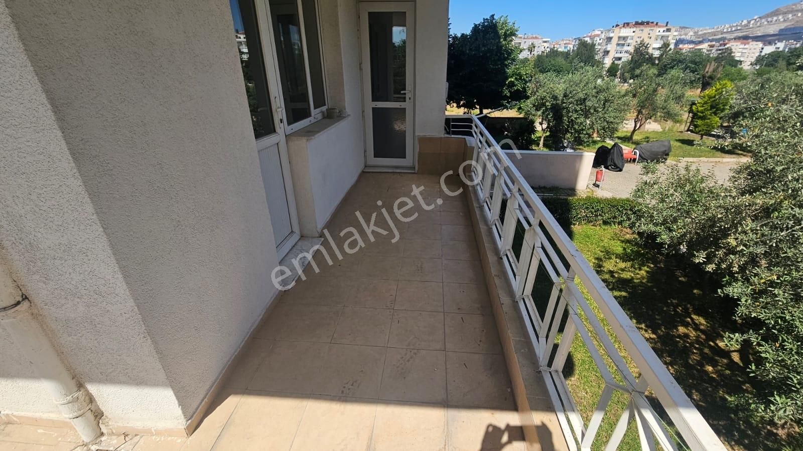 Osmangazi Mahallesinde Site İçi Ferah Köşe Kiralık 3+1 Daire - Görsel 25