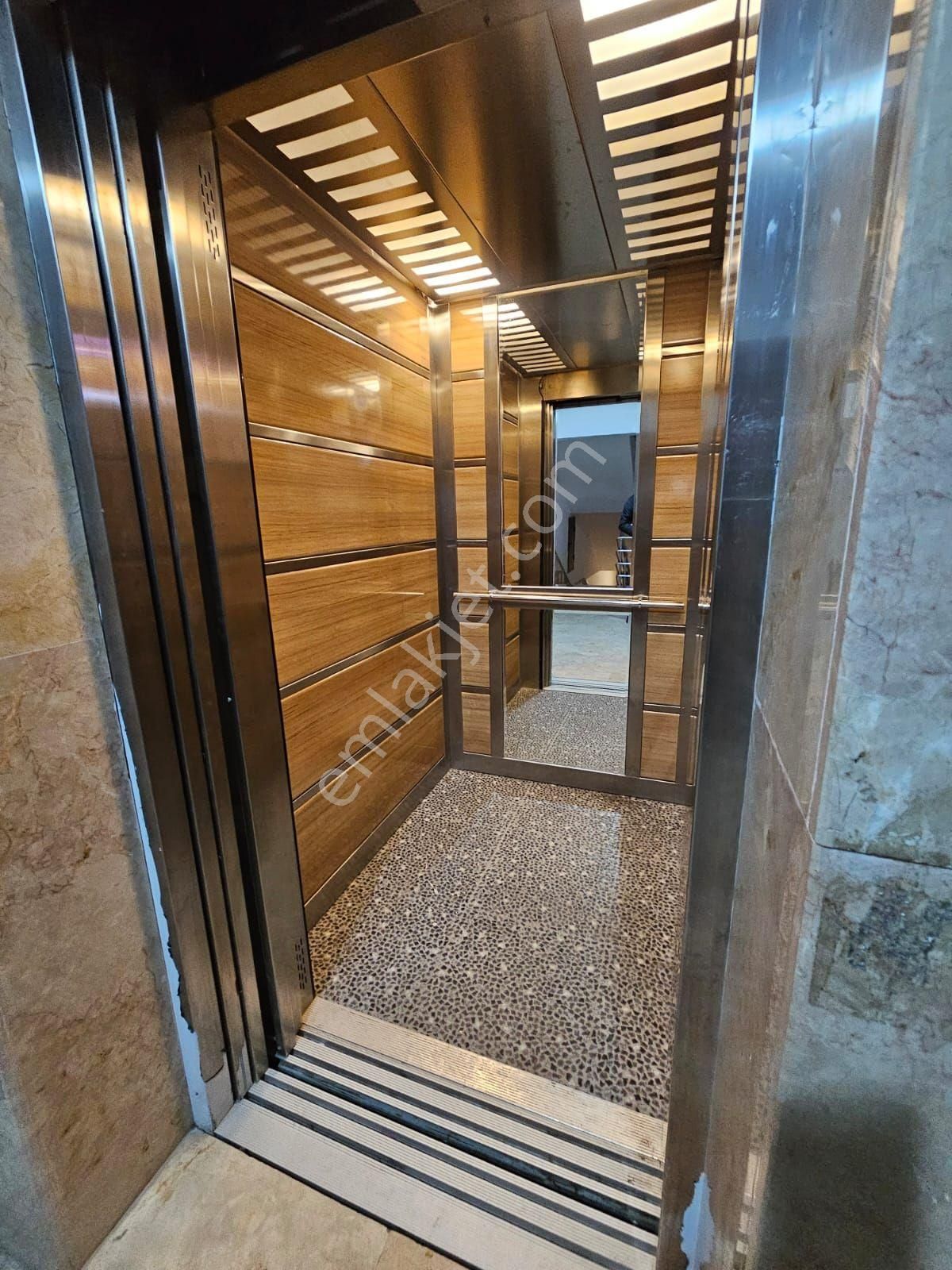 Karapürçek Uçaklı Park Yakını 3+1 Asansörlü Ebeveyn Banyolu Daire - Görsel 32