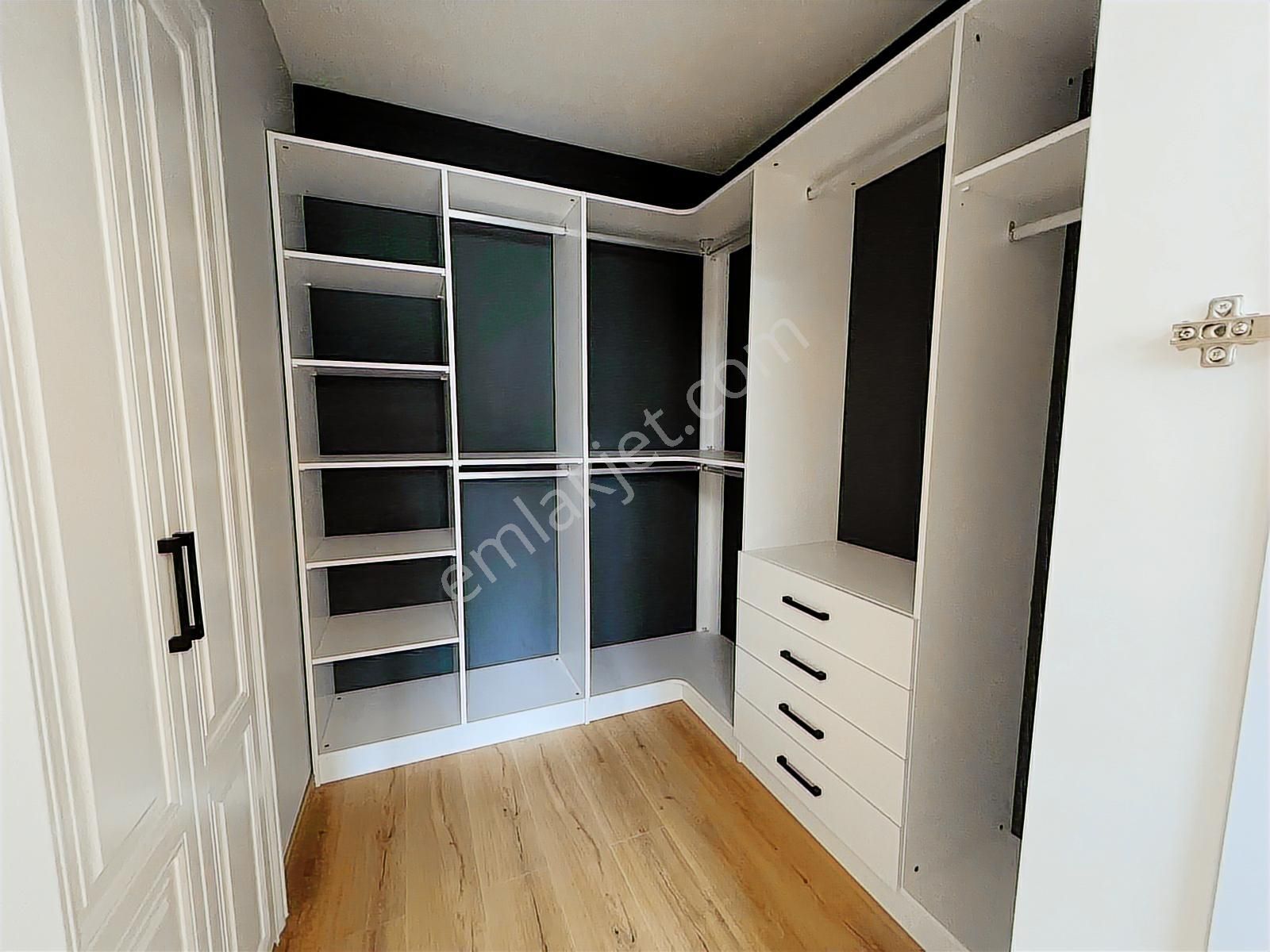 19 Mayıs Bulvarına Cephe Köşe Başında Deniz Manzaralı Lüks 3+1! - Görsel 2