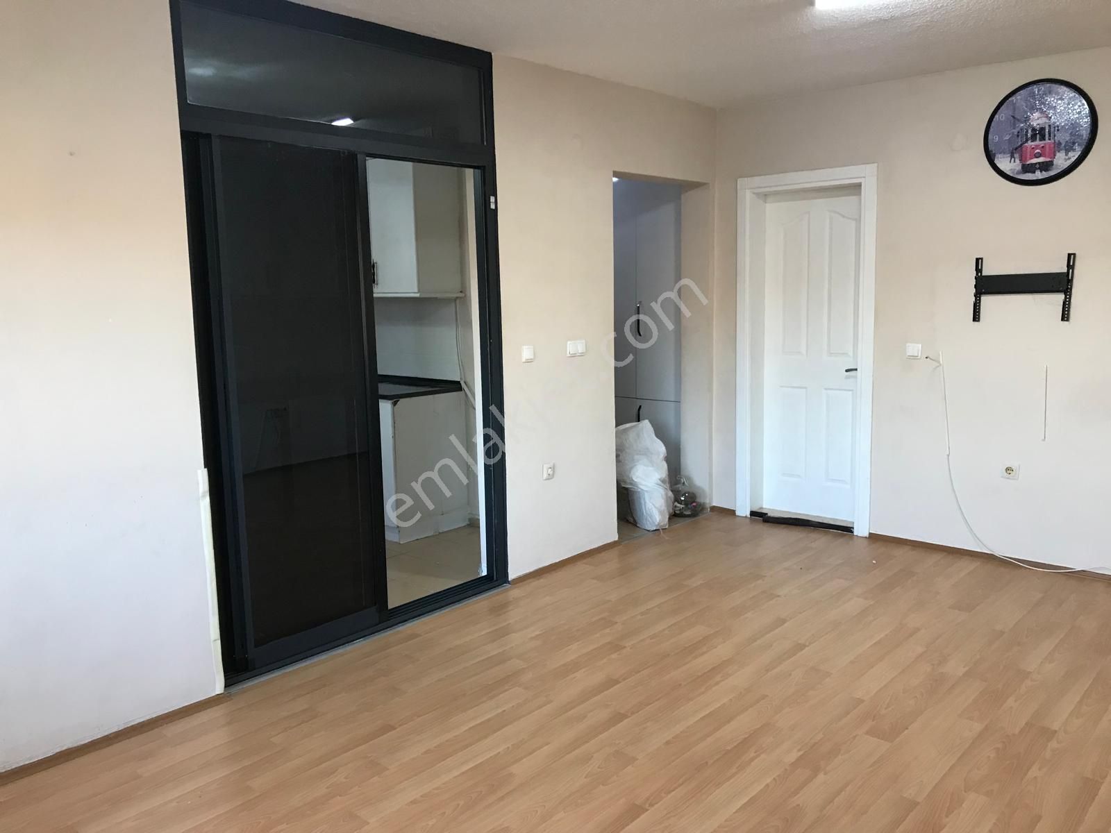 Egekent 2 De Bakımlı 1+1 65m2 Cam Balkonlu Çift Asansörlü Daire