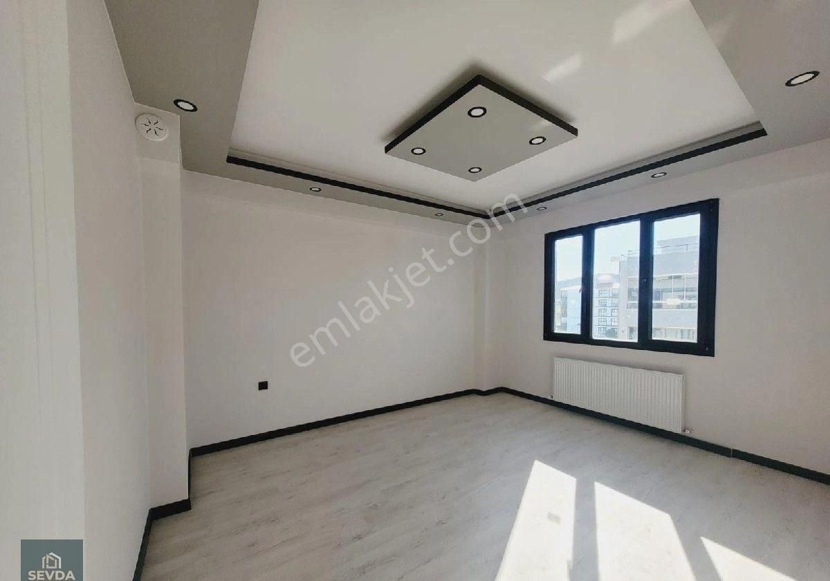 Badem Alanında 2+1 Ayrı Mutfak Satılık Daire