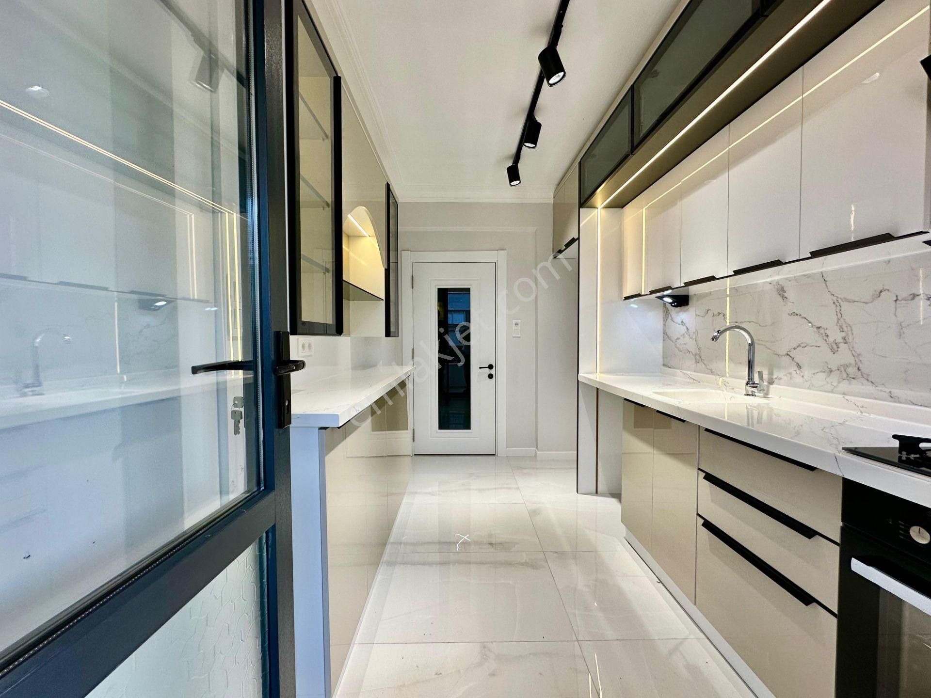 ꧁ay Emlaktan꧁altınkum'da Ön Cephe Arakat Ayrı Mutfaklı Denize 500 Mt Şık Tasarım Satılık 3+1 Daire - Görsel 4