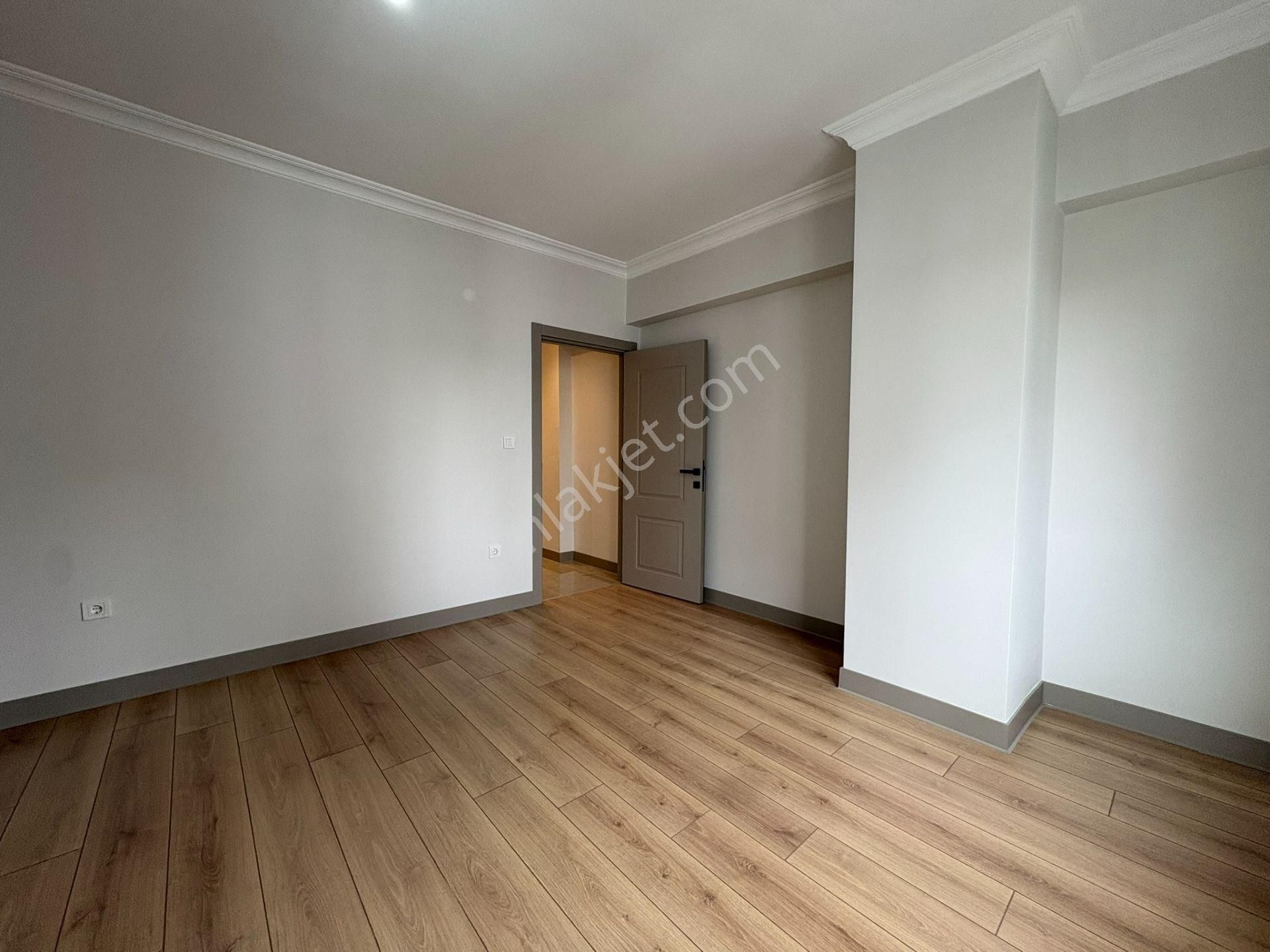 Bostancı'da Ebeveyn Banyolu Metroya Yakın Kocayol Cad. Komşu 3+1 - Görsel 15