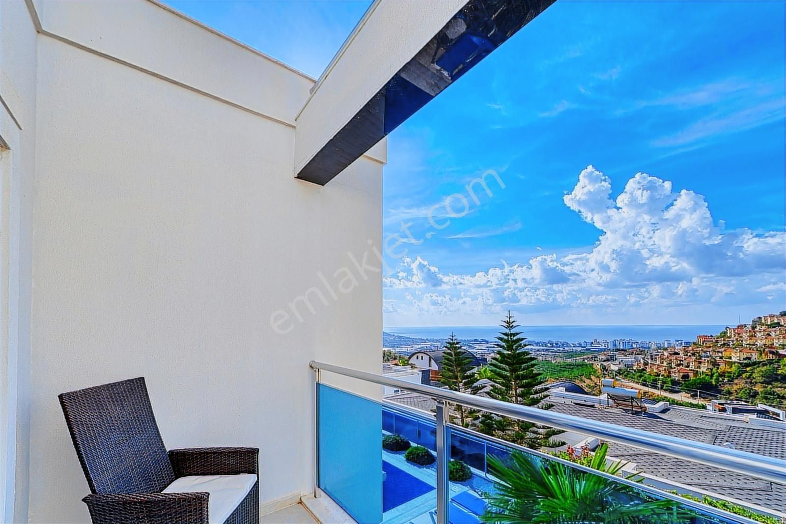 Kargıcakta Deniz Manzaralı, Müstakil Havuzlu, Eşyalı 4+1 Villa - Görsel 15