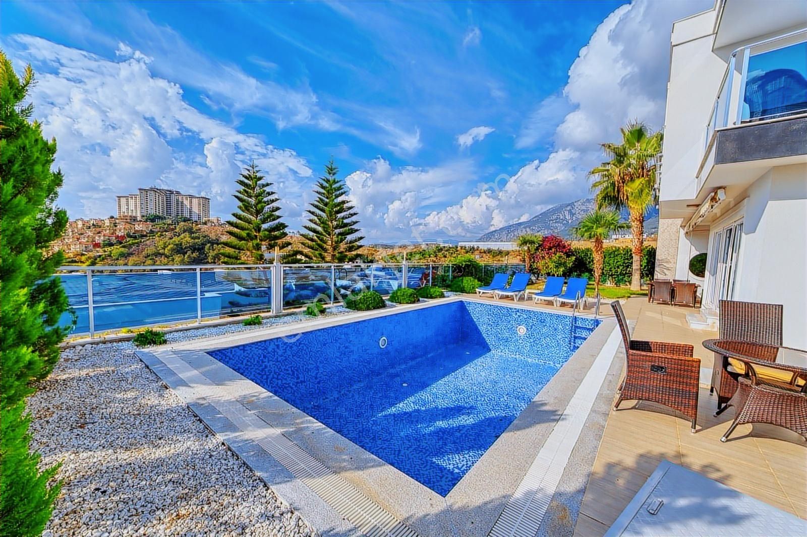 Kargıcakta Deniz Manzaralı, Müstakil Havuzlu, Eşyalı 4+1 Villa - Görsel 27