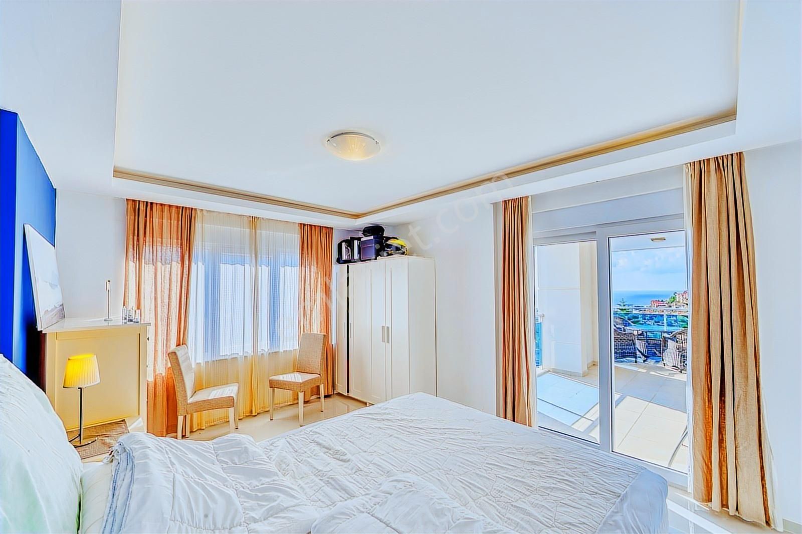 Kargıcakta Deniz Manzaralı, Müstakil Havuzlu, Eşyalı 4+1 Villa - Görsel 12